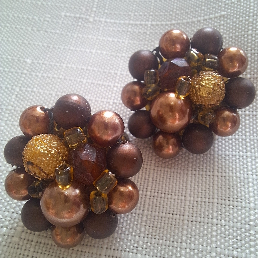 Vintage Japan Clip Earrings Brown Beaded Cluster AB Sugar Retro MCM Classic ✨